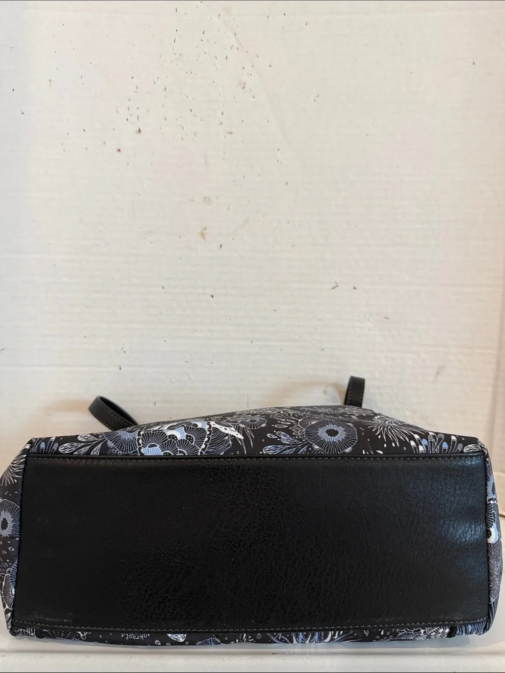 Sakroots midnight escape